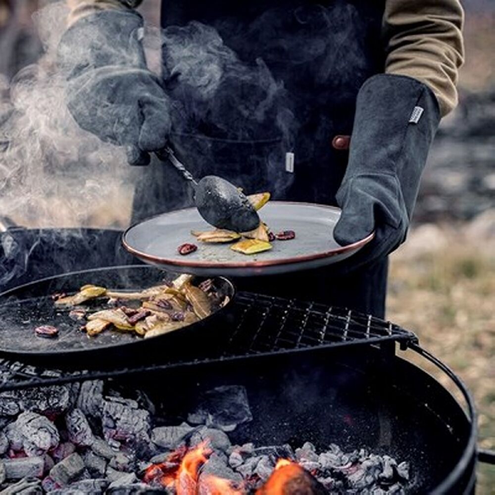 Barebones Cowboy Grill Chef Lepel